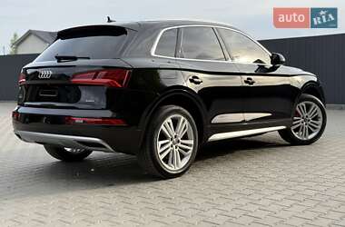 Внедорожник / Кроссовер Audi Q5 2020 в 