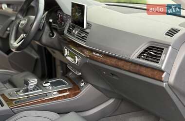 Внедорожник / Кроссовер Audi Q5 2020 в 