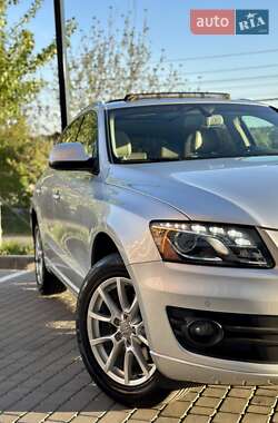 Внедорожник / Кроссовер Audi Q5 2010 в 