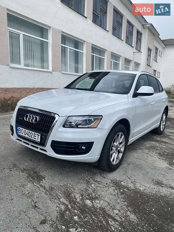 Внедорожник / Кроссовер Audi Q5 2011 в 