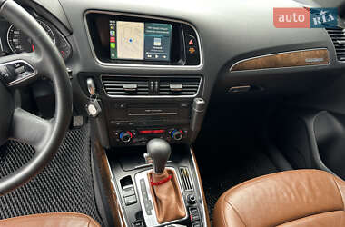 Внедорожник / Кроссовер Audi Q5 2010 в 