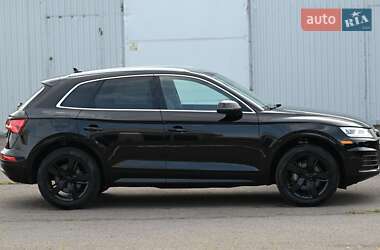 Внедорожник / Кроссовер Audi Q5 2018 в 