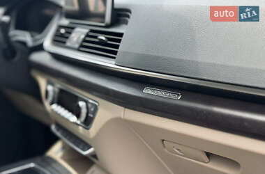 Внедорожник / Кроссовер Audi Q5 2018 в 