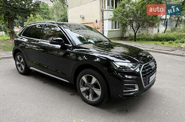 Внедорожник / Кроссовер Audi Q5 2022 в 