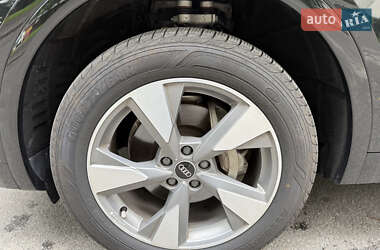 Внедорожник / Кроссовер Audi Q5 2022 в 