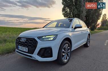 Позашляховик / Кросовер Audi Q5 2024 в 