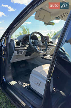 Внедорожник / Кроссовер Audi Q5 2021 в 