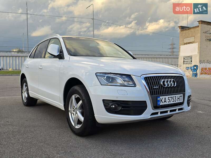 Внедорожник / Кроссовер Audi Q5 2011 в Киеве