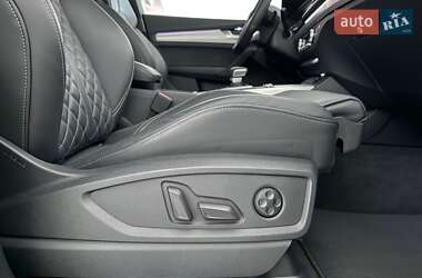 Внедорожник / Кроссовер Audi Q5 2022 в 