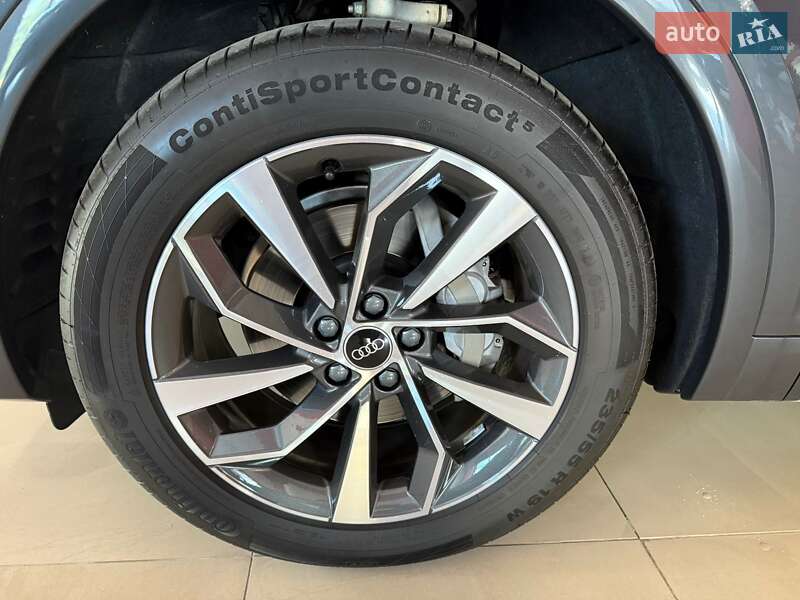 Внедорожник / Кроссовер Audi Q5 2022 в Черкассах