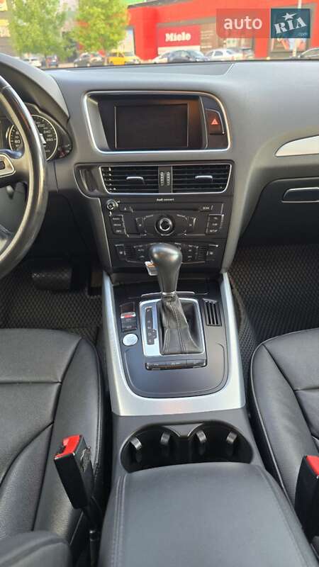 Внедорожник / Кроссовер Audi Q5 2011 в Киеве
