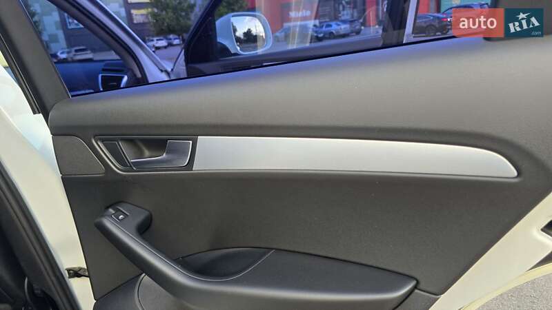 Внедорожник / Кроссовер Audi Q5 2011 в Киеве
