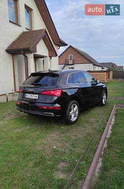 Внедорожник / Кроссовер Audi Q5 2018 в 