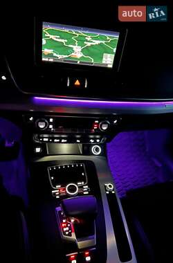 Внедорожник / Кроссовер Audi Q5 2018 в 