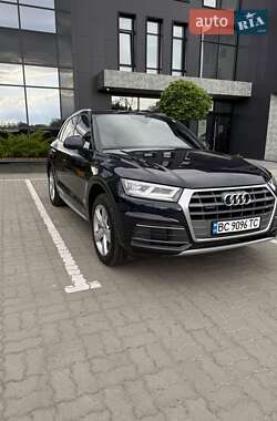 Внедорожник / Кроссовер Audi Q5 2018 в 