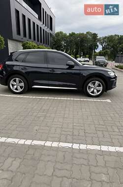 Внедорожник / Кроссовер Audi Q5 2018 в 