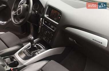 Внедорожник / Кроссовер Audi Q5 2010 в 