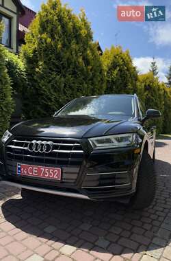 Внедорожник / Кроссовер Audi Q5 2018 в 