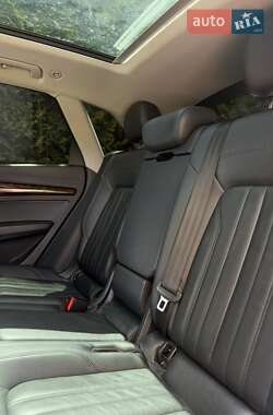 Внедорожник / Кроссовер Audi Q5 2018 в 