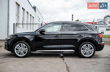 Внедорожник / Кроссовер Audi Q5 2018 в 