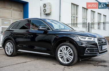 Внедорожник / Кроссовер Audi Q5 2018 в 