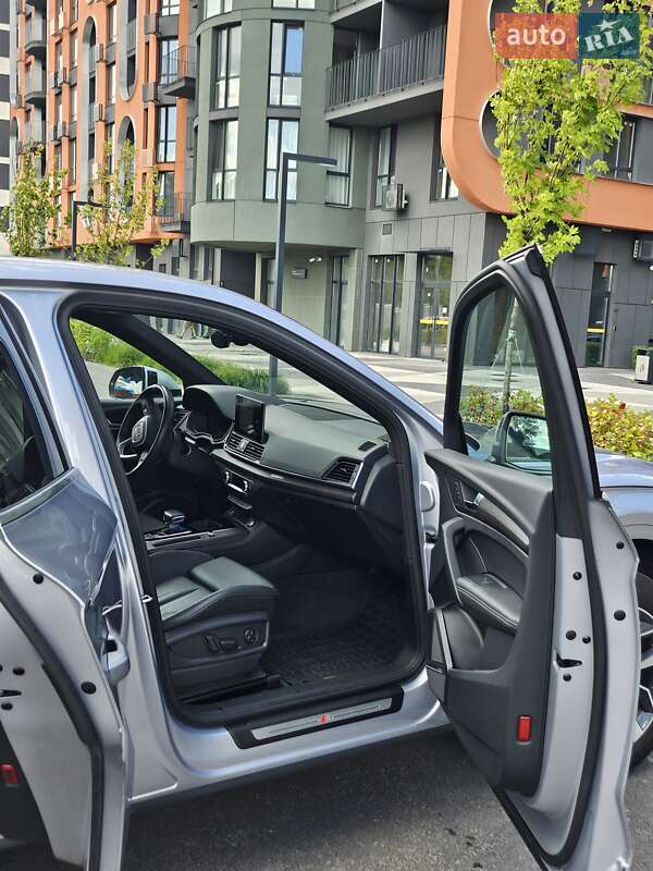 Внедорожник / Кроссовер Audi Q5 2022 в Киеве