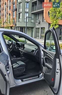 Внедорожник / Кроссовер Audi Q5 2022 в 