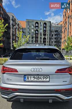 Внедорожник / Кроссовер Audi Q5 2022 в 