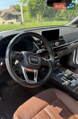 Внедорожник / Кроссовер Audi Q5 2017 в 