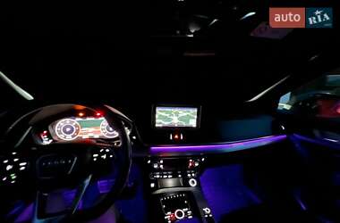 Внедорожник / Кроссовер Audi Q5 2018 в 