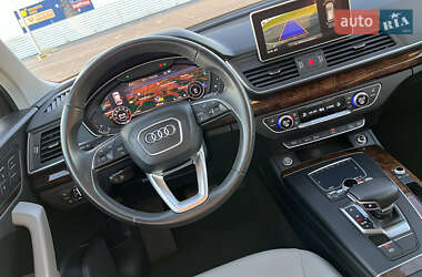 Внедорожник / Кроссовер Audi Q5 2017 в 