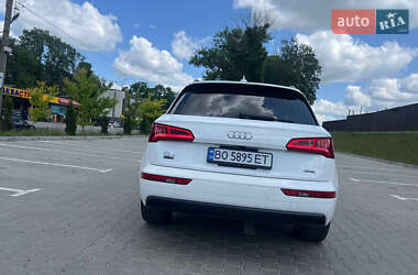 Внедорожник / Кроссовер Audi Q5 2018 в 