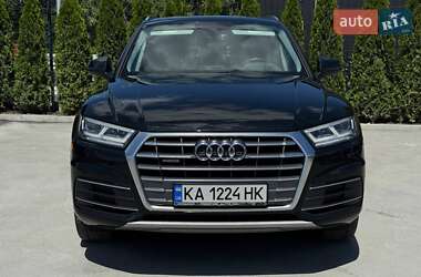 Внедорожник / Кроссовер Audi Q5 2018 в 
