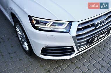 Внедорожник / Кроссовер Audi Q5 2018 в 