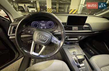 Внедорожник / Кроссовер Audi Q5 2018 в 