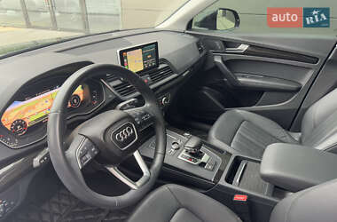 Внедорожник / Кроссовер Audi Q5 2018 в 