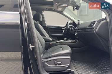 Внедорожник / Кроссовер Audi Q5 2018 в 