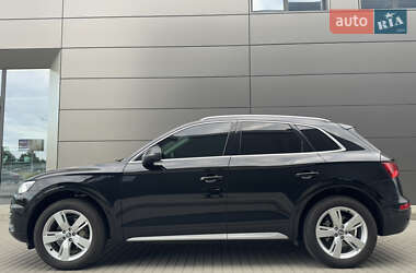 Внедорожник / Кроссовер Audi Q5 2018 в 