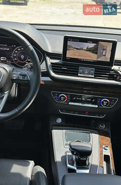 Внедорожник / Кроссовер Audi Q5 2018 в 