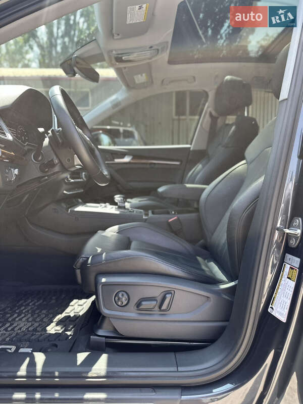 Внедорожник / Кроссовер Audi Q5 2018 в Запорожье