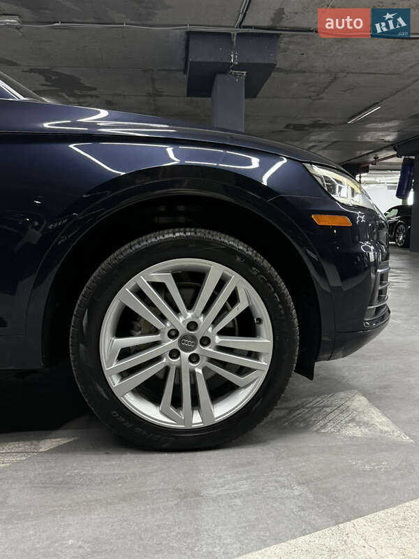 Внедорожник / Кроссовер Audi Q5 2019 в Одессе