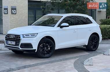 Внедорожник / Кроссовер Audi Q5 2017 в Киеве