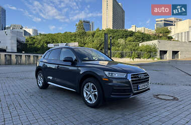 Внедорожник / Кроссовер Audi Q5 2018 в 