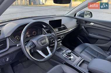 Внедорожник / Кроссовер Audi Q5 2018 в 