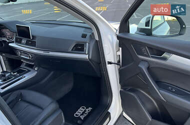 Внедорожник / Кроссовер Audi Q5 2018 в 