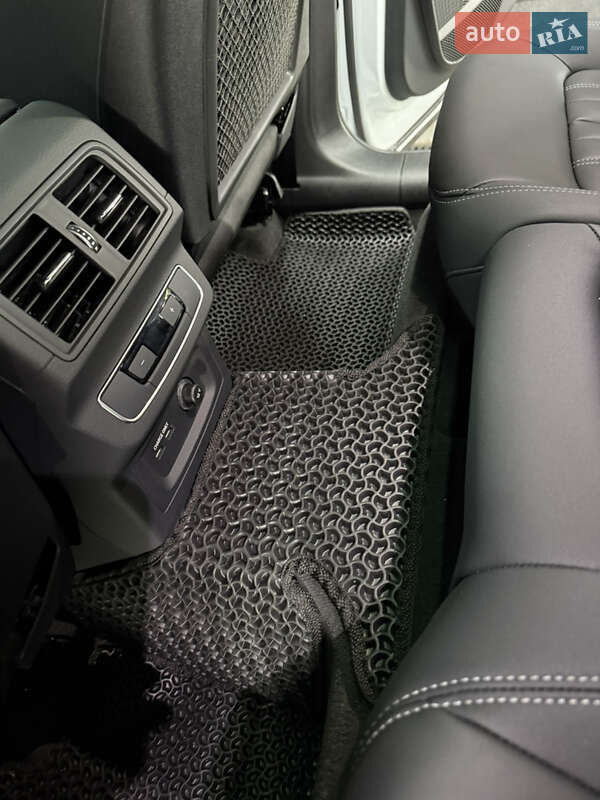 Внедорожник / Кроссовер Audi Q5 2023 в Броварах