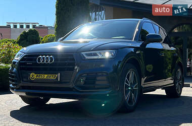 Внедорожник / Кроссовер Audi Q5 2017 в 