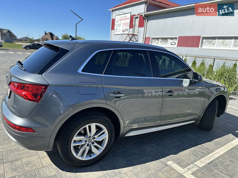Внедорожник / Кроссовер Audi Q5 2020 в Луцке