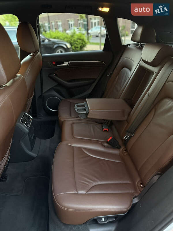 Внедорожник / Кроссовер Audi Q5 2014 в Киеве