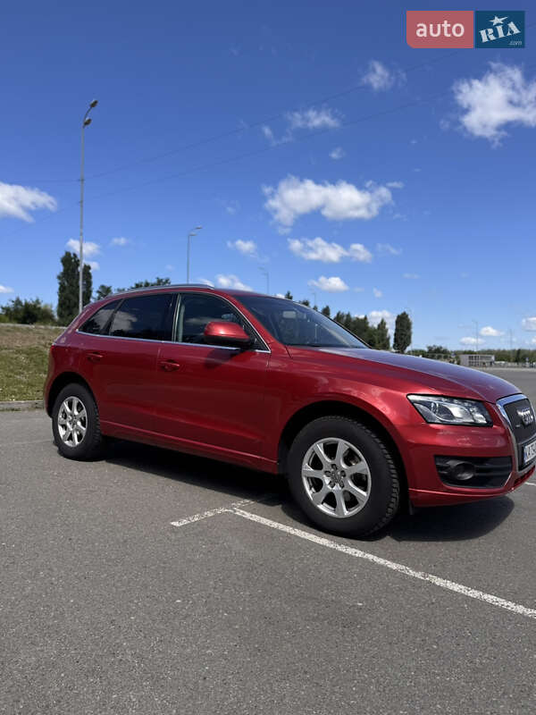 Позашляховик / Кросовер Audi Q5 2011 в Києві